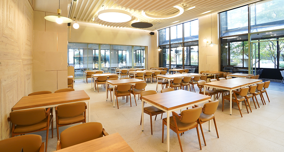 GROUP DINING